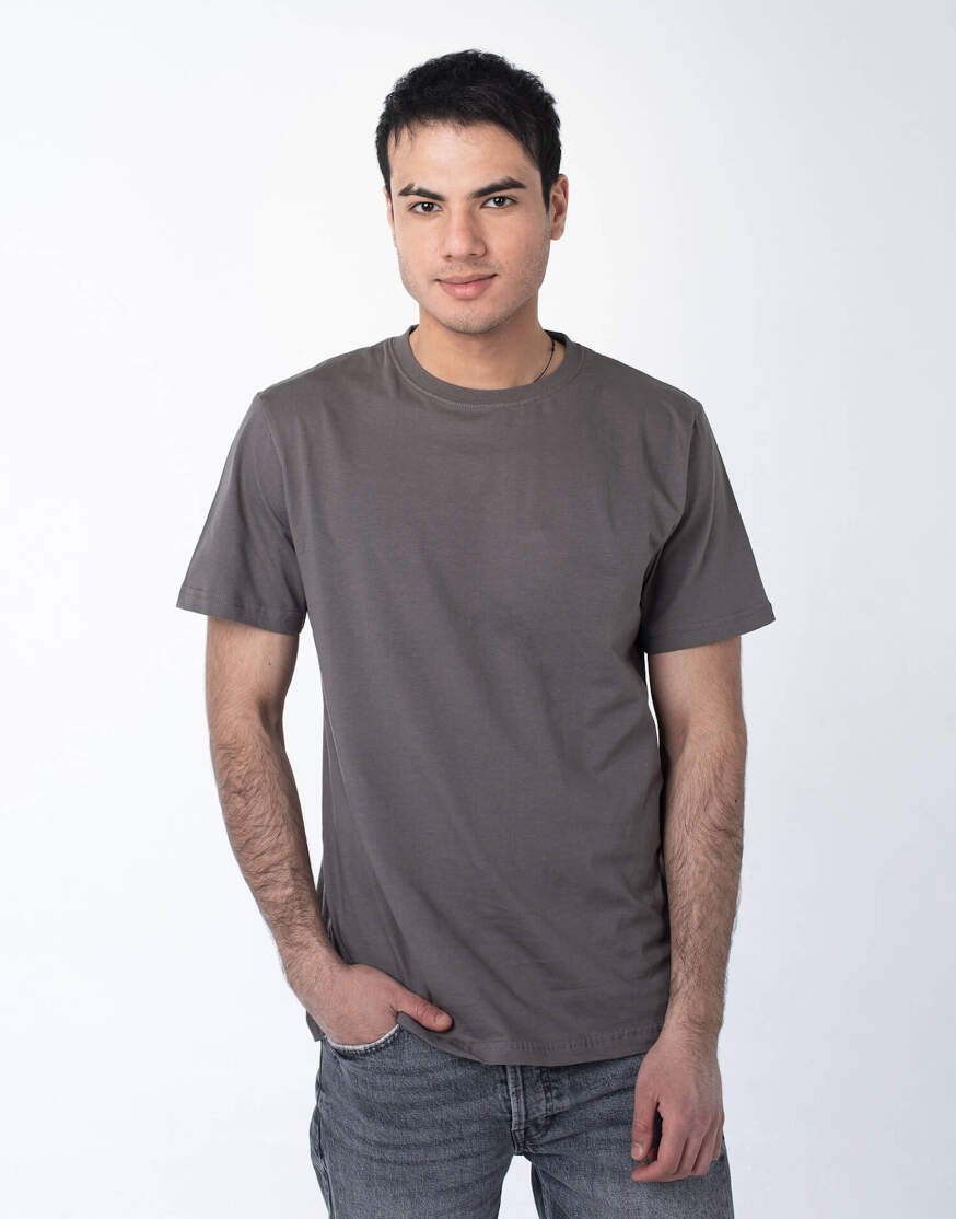 Серая мужская футболка оптом